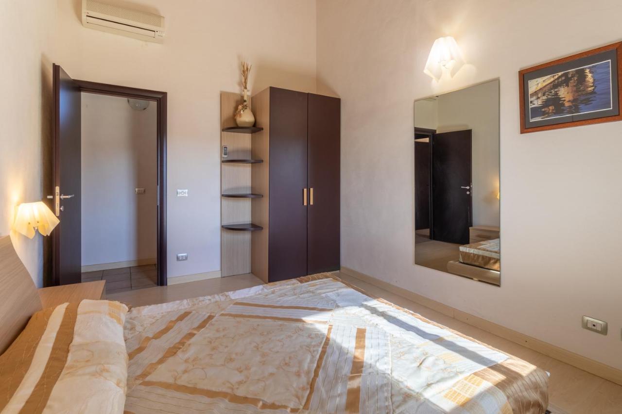 Villa Santa Croce سانتا كروتْشّي كاميرينا المظهر الخارجي الصورة